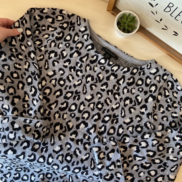 Tahari Thick Cheetah Sweater - Picture 2 of 6